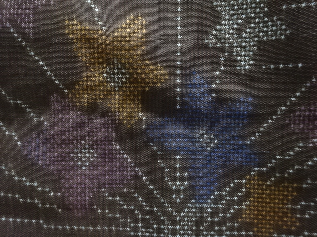 JAPANESE KIMONO / ANTIQUE KIMONO / SILK / DORO OSHIMA TSUMUGI (5 maruki) / WOVEN FLOWER
